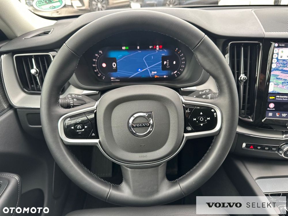 Volvo XC 60 B5 B AWD Plus Dark - 11