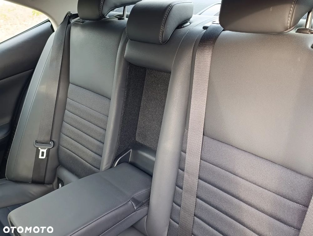 Lexus IS 300h Business Edition - 21