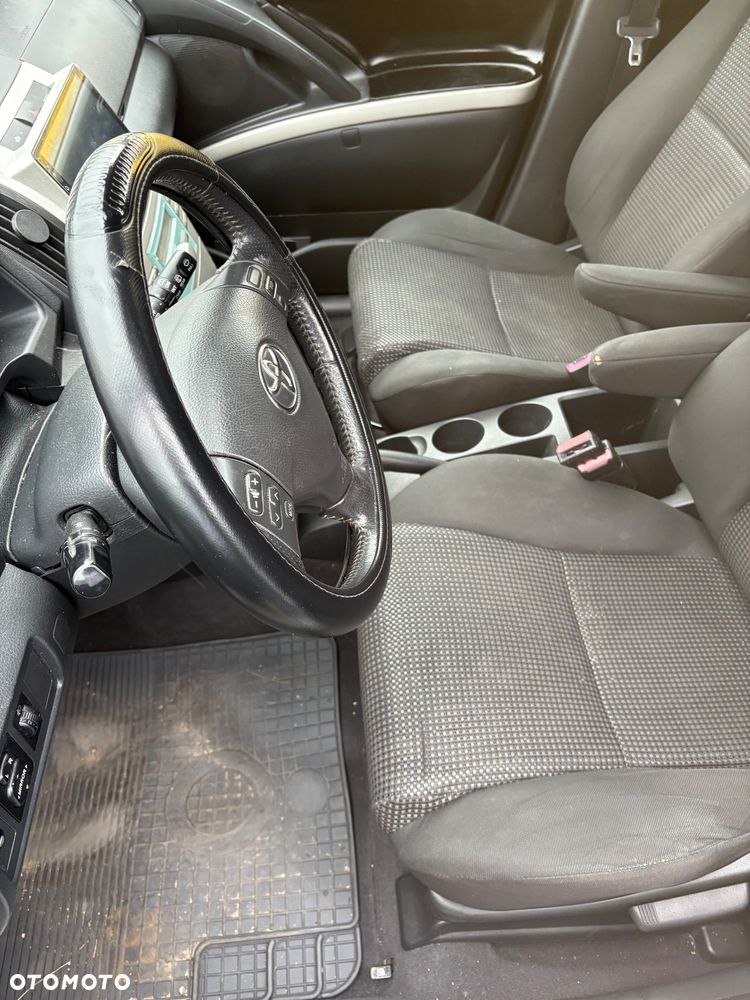 Toyota Corolla Verso - 9