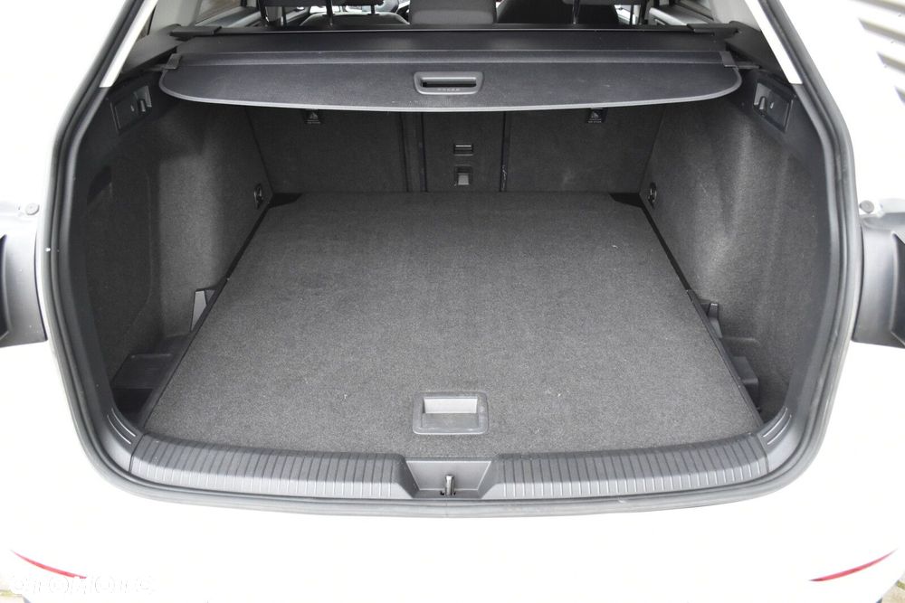 Volkswagen Golf Variant - 36