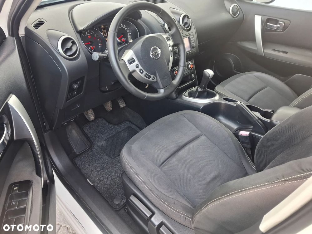 Nissan Qashqai 1.6 visia - 31
