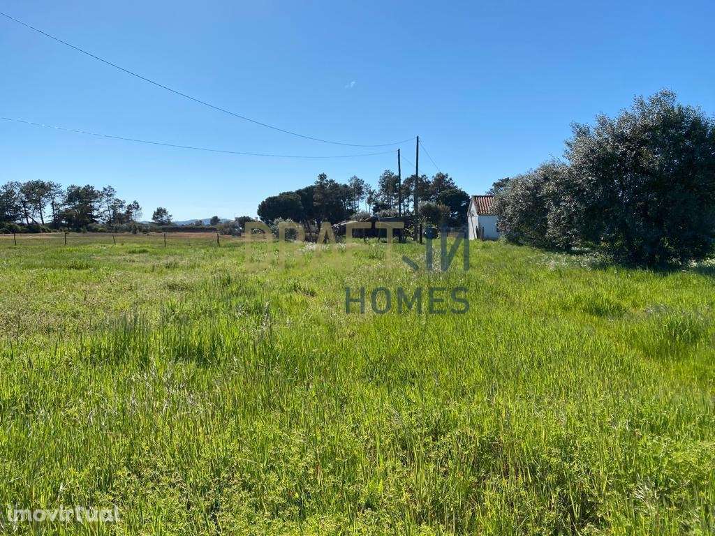 Terreno  com casa para recuperar ou para construção nova de raiz proje - Grande imagem: 3/8