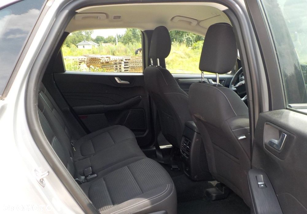 Ford Kuga - 21