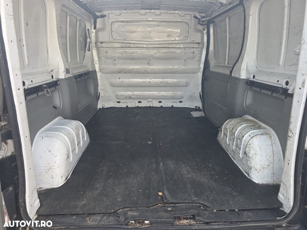 Renault TRAFIC - 6