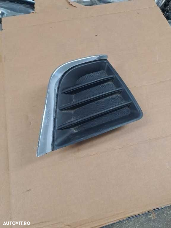 Grila dreapta bara fata Toyota Corolla E18 an 2013-2018 originala