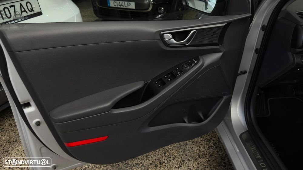 Hyundai Ioniq 1.6 GDI HEV Hybrid Tech - 21