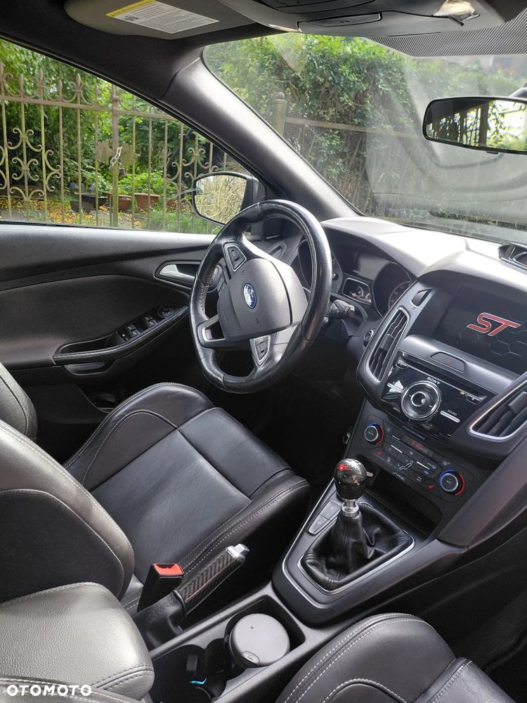 Ford Focus 2.0 EcoBoost ST-2 - 11
