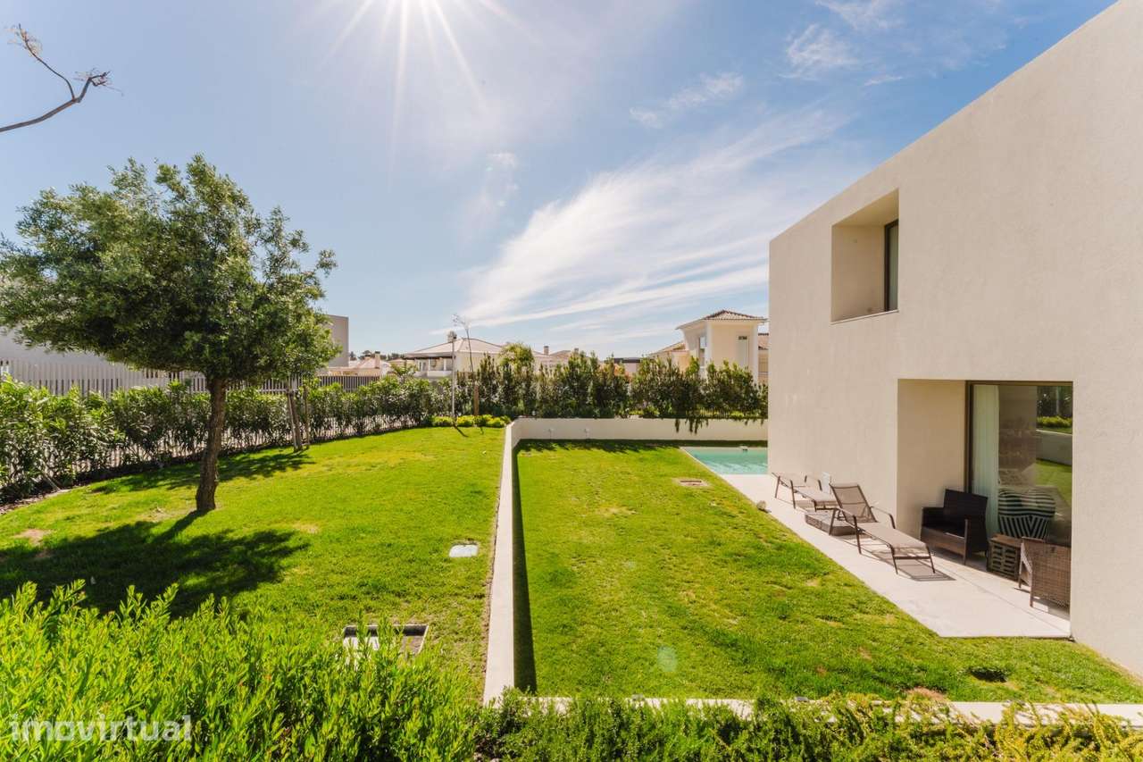 Moradia T4 de Luxo com Piscina Privativa e Sauna na Guia, Cascais - Grande imagem: 2/52