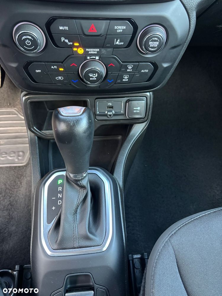 Jeep Renegade 1.5 T4 mHEV Limited FWD S&S DCT - 16