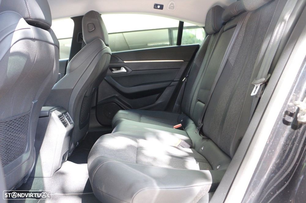 Peugeot 508 1.6 Hybrid Allure Pack e-EAT8 - 18