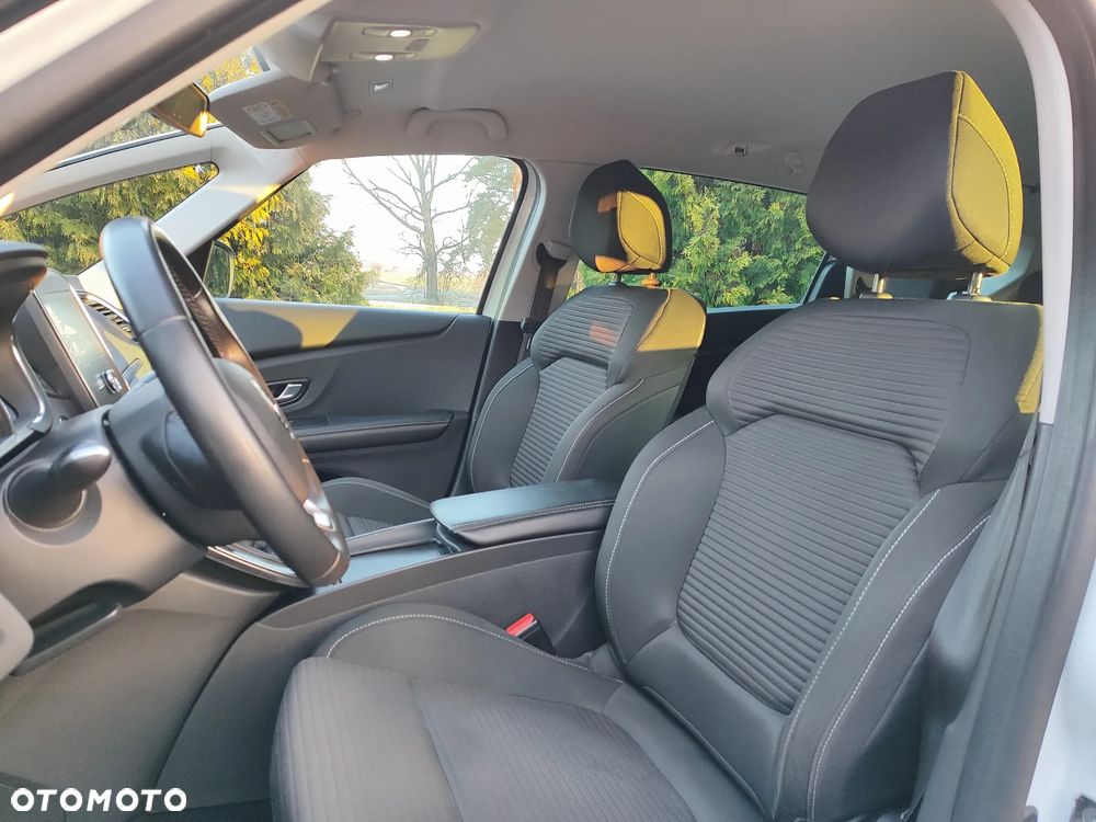 Renault Grand Scenic - 8