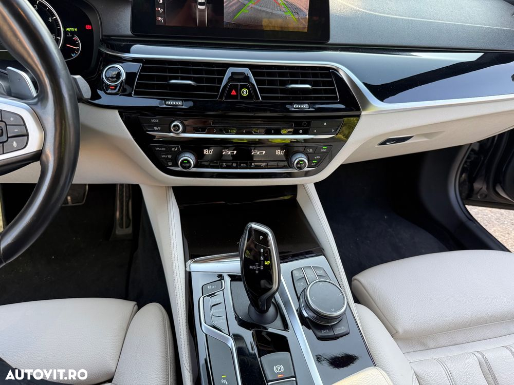 BMW Seria 5 530d xDrive AT - 9