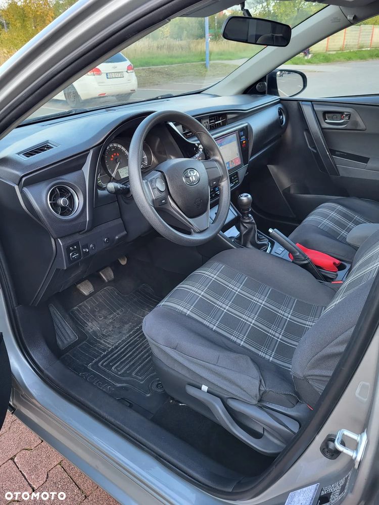 Toyota Auris 1.33 VVT-i Life - 11