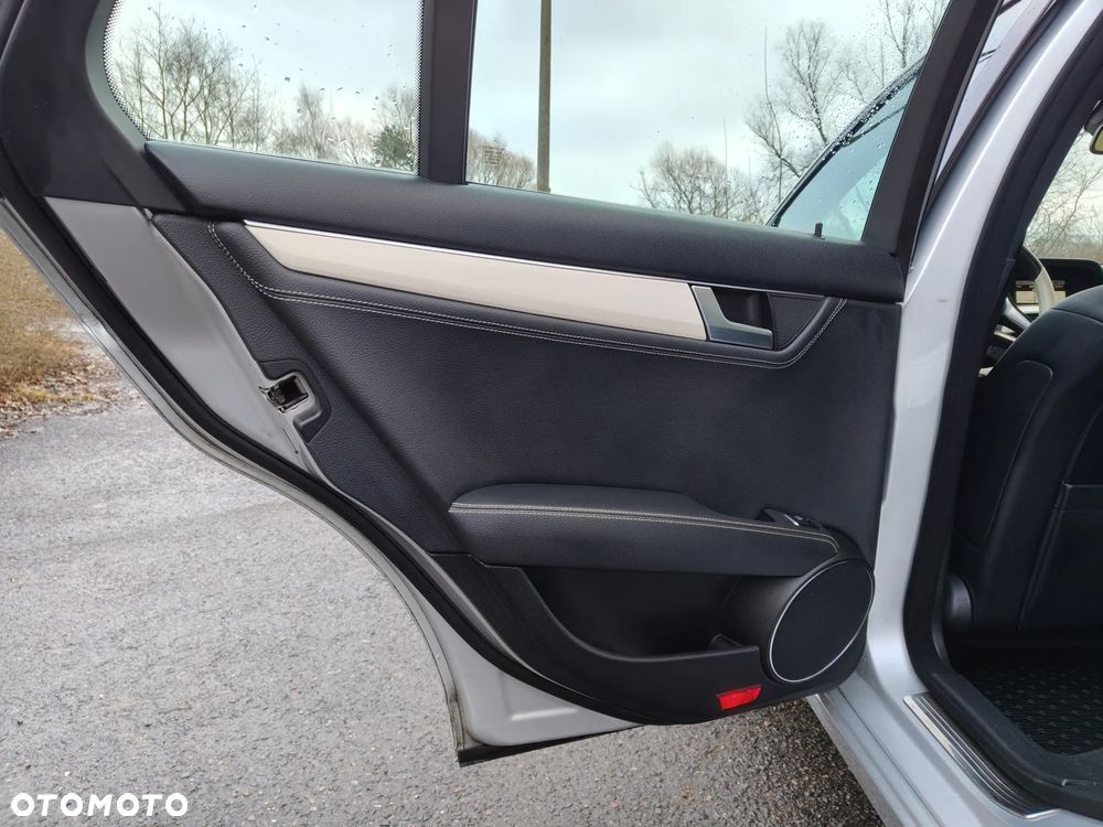 Mercedes-Benz Klasa C 220 CDI 7G-TRONIC Avantgarde Edition - 15