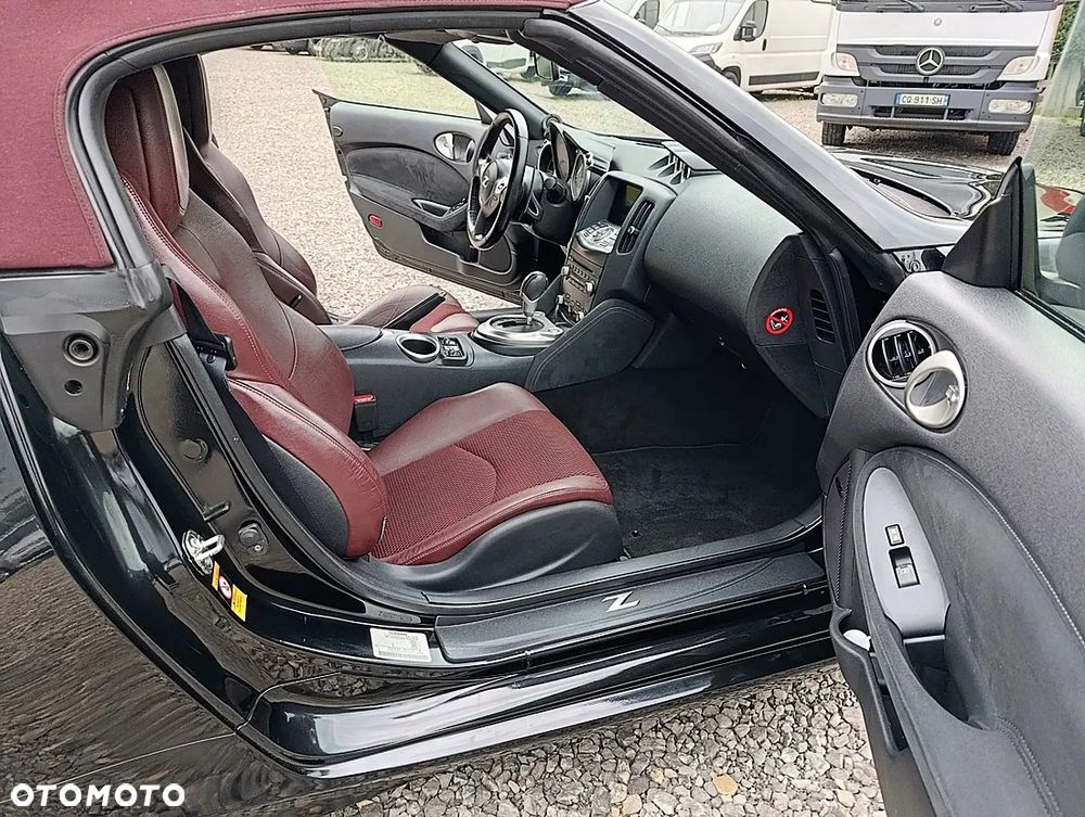 Nissan 370 Z 3.7 V6 Platinum - 9