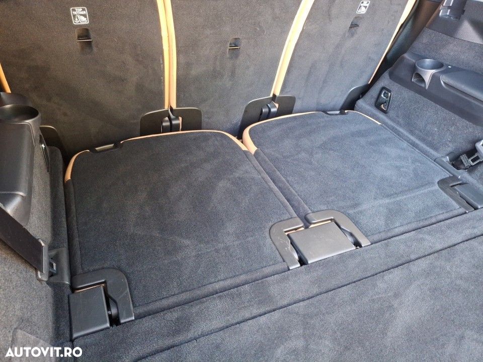 Volvo XC 90 - 23