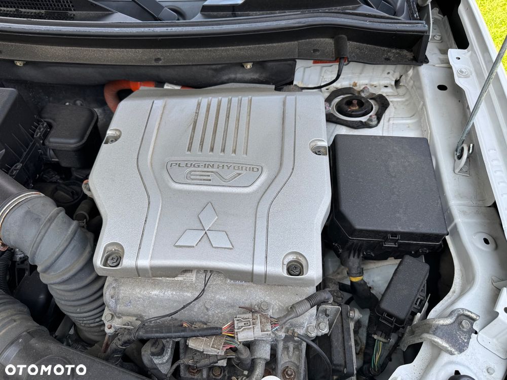 Mitsubishi Outlander - 18