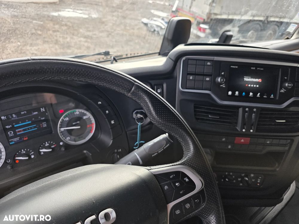 Iveco Stralis Hi-Way - 17