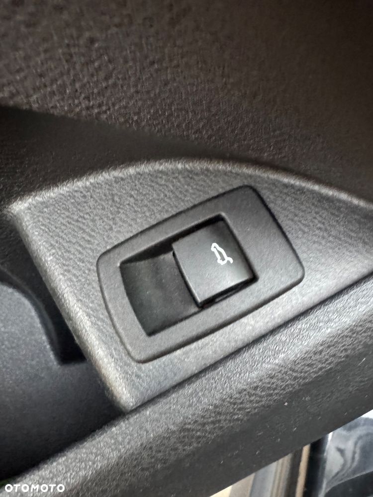 BMW X1 sDrive18d - 12