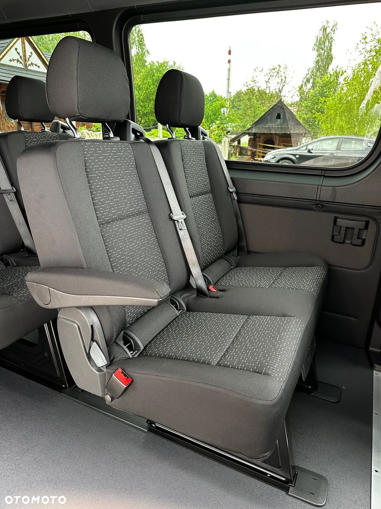 Mercedes-Benz Sprinter - 25