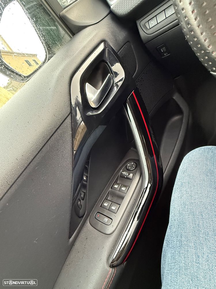 Peugeot 2008 1.2 PureTech GT Line - 14