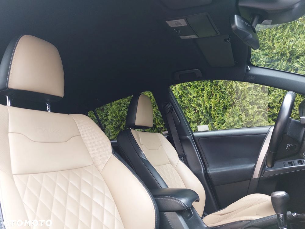 Toyota RAV4 Hybrid Platinum 4x2 - 12