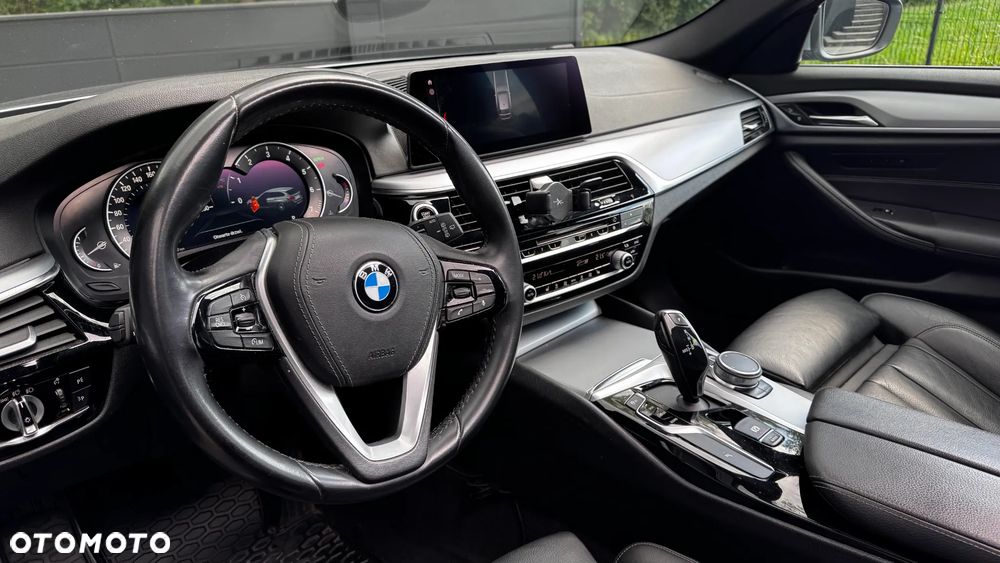 BMW Seria 5 520i M Sport sport - 11