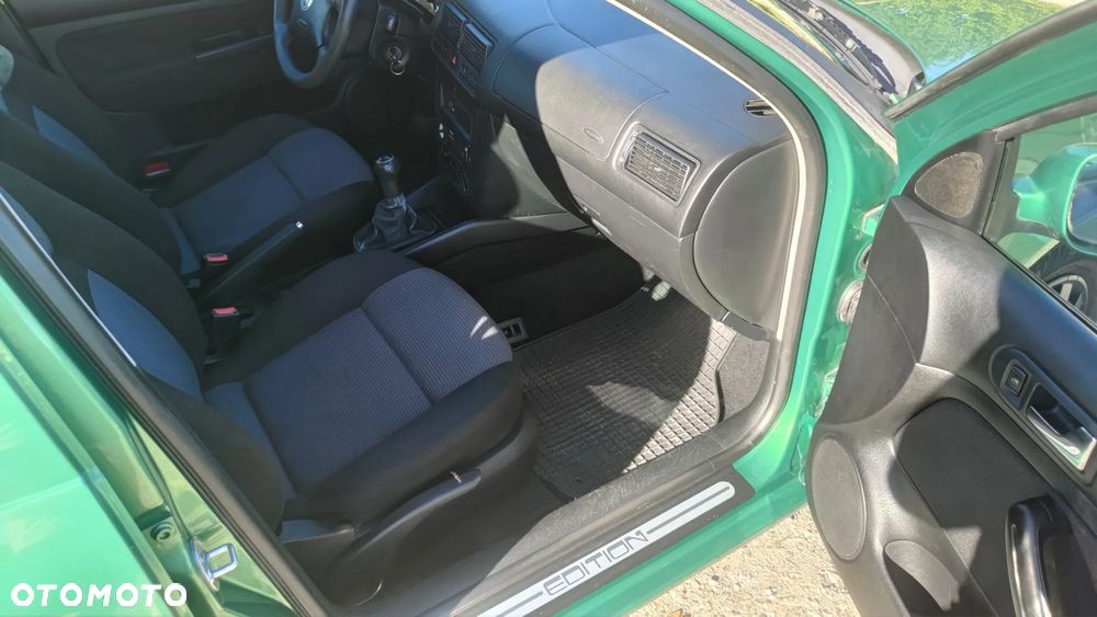 Volkswagen Golf - 13