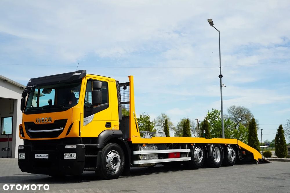 Iveco STRALIS 420 / 8X4 / LAWETA / PLATFORMA 10 M / NAJAZDY HYDRAULICZNE / 2 OSIE PODNOSZONE I SKRĘTNE / CAŁA NA PODUSZKACH / KAMERA / - 4