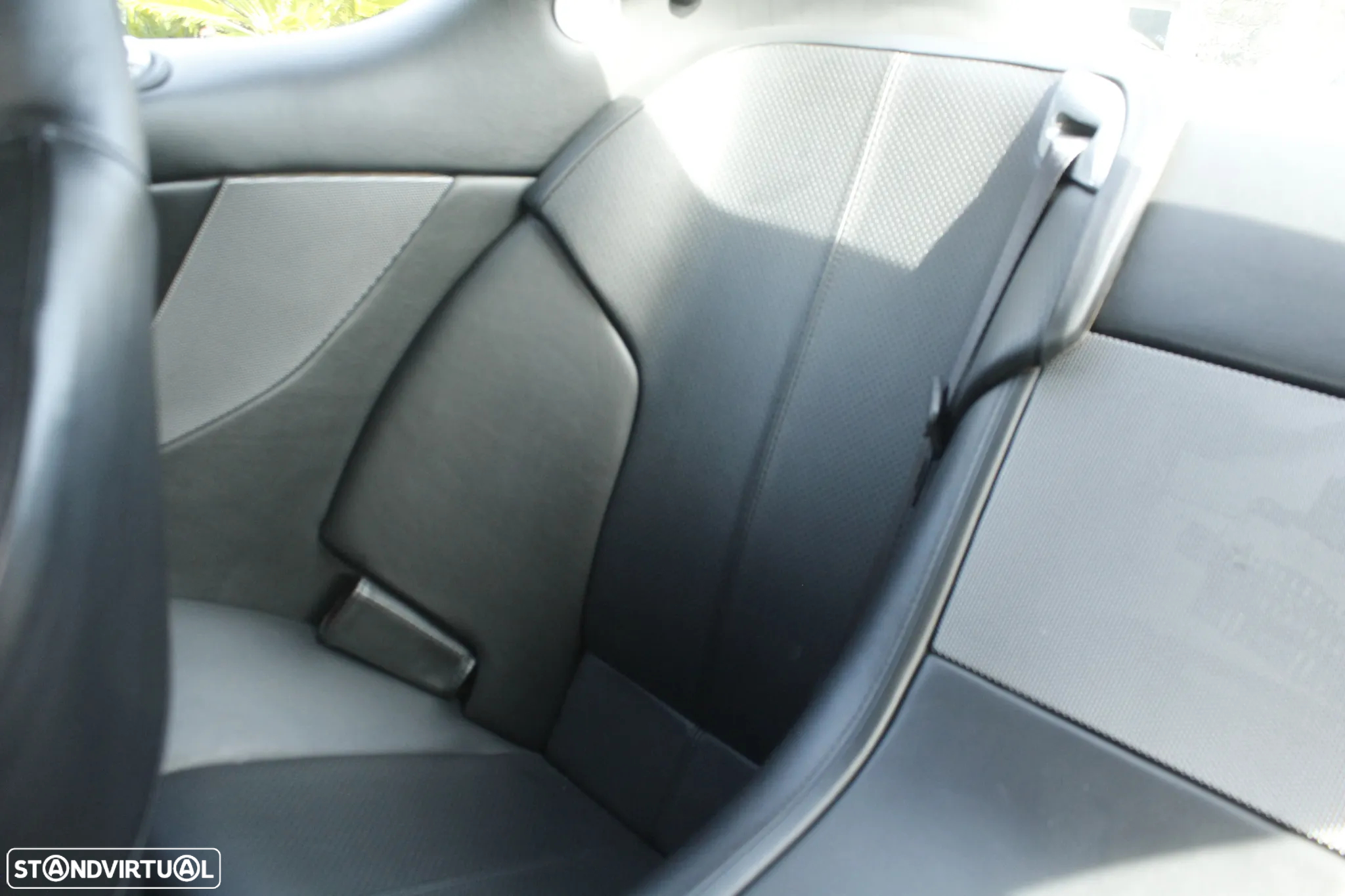Aston Martin DB9 Coupe Touchtronic - 35
