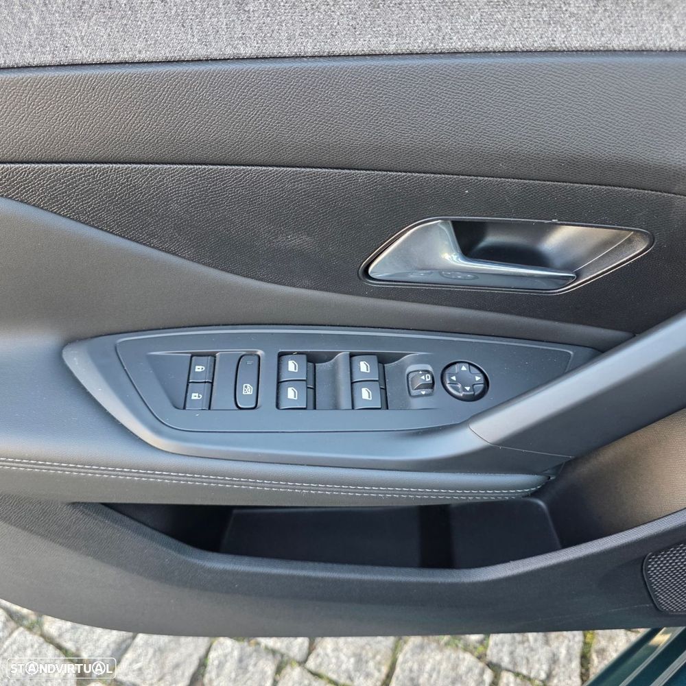 Peugeot 308 SW 1.2 PureTech Allure Pack EAT8 - 27