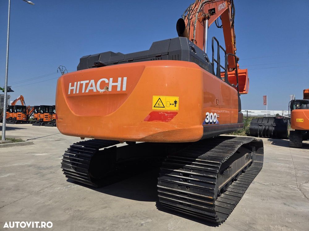 Hitachi ZX300LC-6, 2020, 8.155h, cupa NOUA 1,8m, 31,3 tone, protectie cabina, inst picon pe brate, gresare automata, lant 90% bun doar 700h deplasare, ad sapare 8m, motor Isuzu, 3 pompe hidr HITACHI, camera spate si laterale, STARE BUNA, 94.900 Eur+Tva - 12