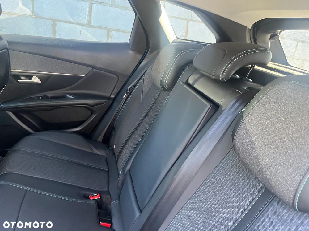 Peugeot 3008 225 e-EAT8 Allure - 10