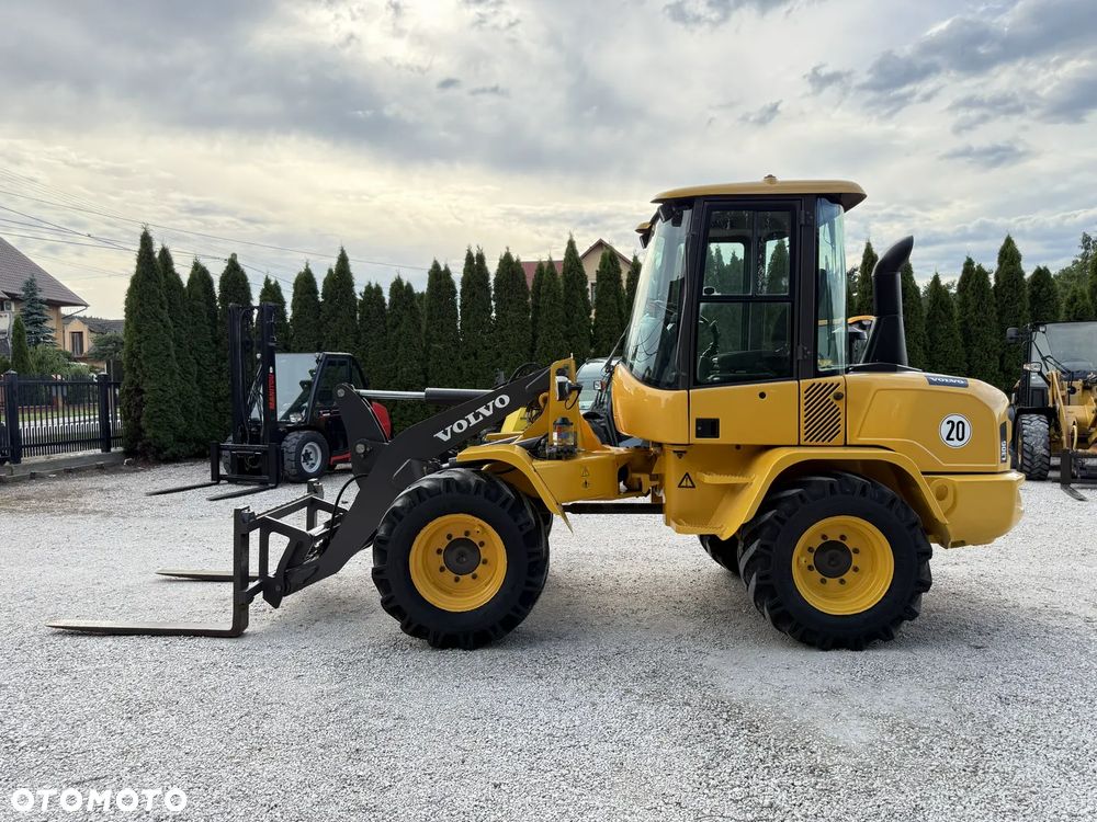 Volvo L30G / ORYGINAŁ / PIĘKNIE UTRZYMANA  / SILNA I SZYBKA / ZADBANA / SPROWADZONA Z NIEMIEC / 407 409 406 60 70 M 506 509 L30 L35 B G - 9