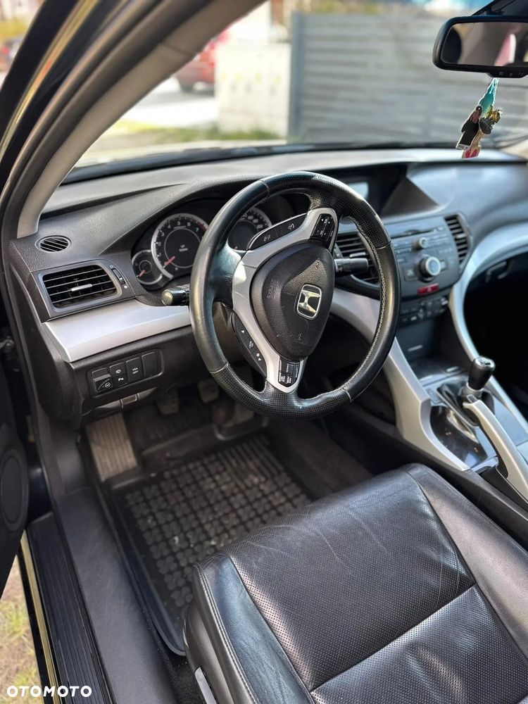 Honda Accord 2.0 Executive - 12