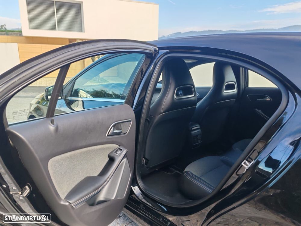 Mercedes-Benz A 180 d AMG Line - 8