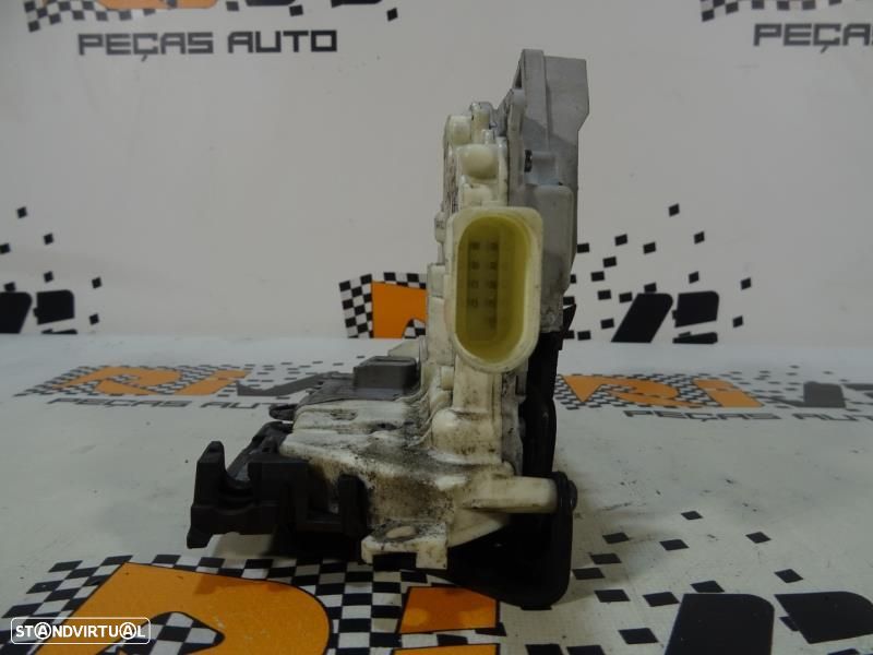 Fecho Da Porta Frente Direita Volkswagen Passat (3C2)  3C2837016a / 3C - 2