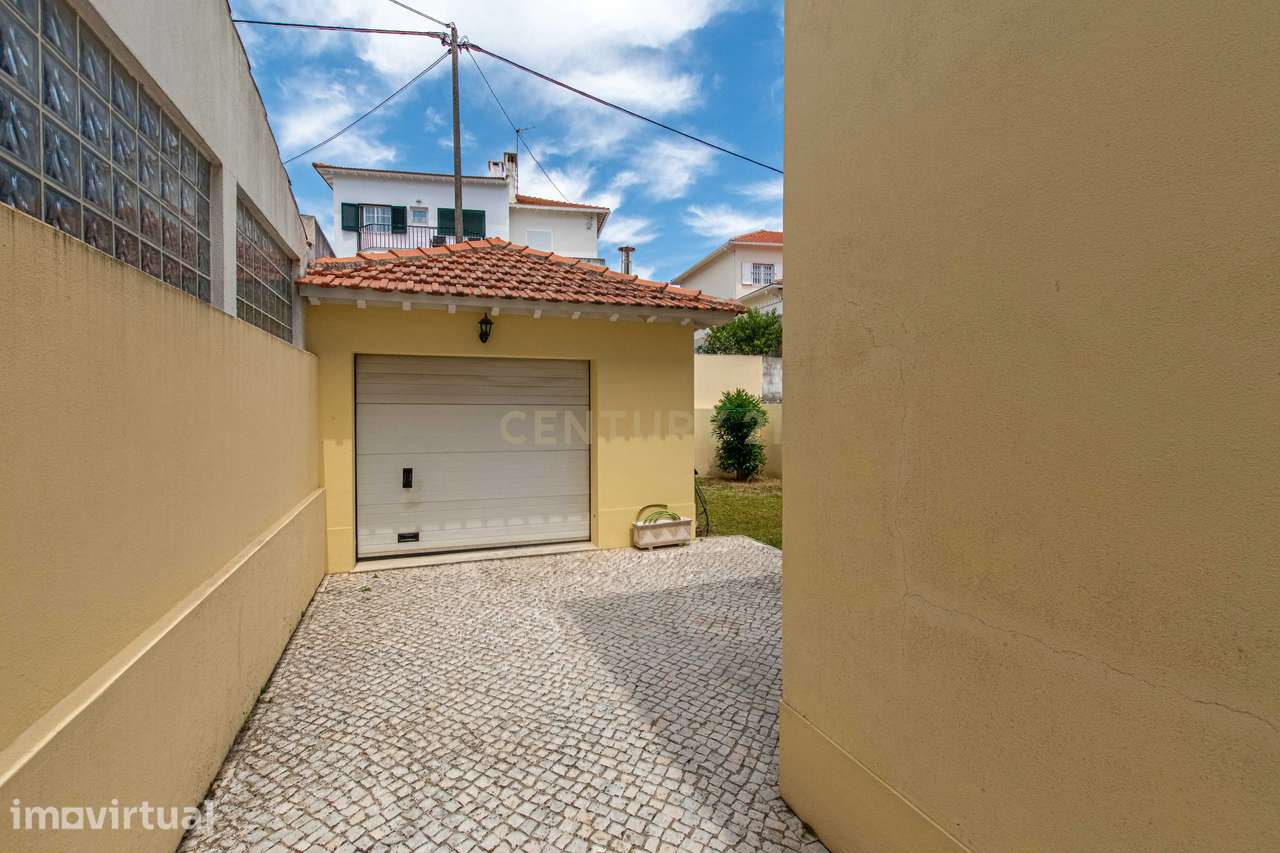 Moradia T4 Bairro da Encarnação com garagem, cave e logradouro - Grande imagem: 5/37