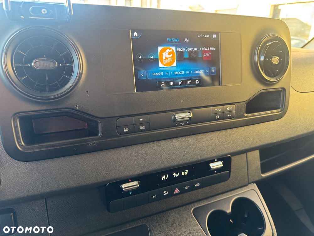 Mercedes-Benz Sprinter - 14