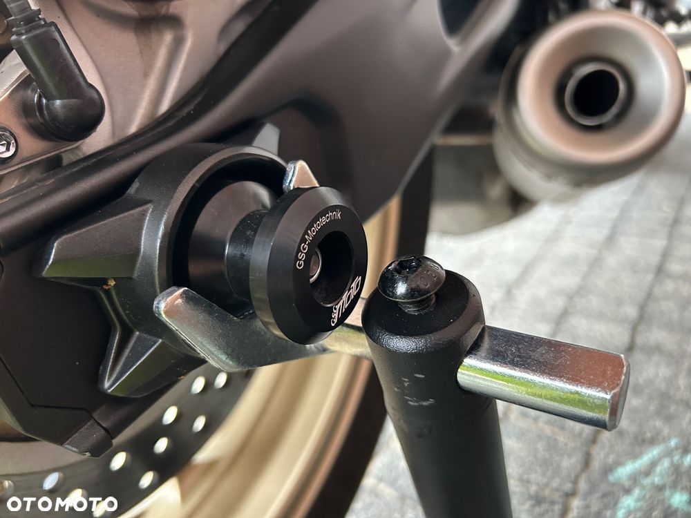 Yamaha XSR - 10