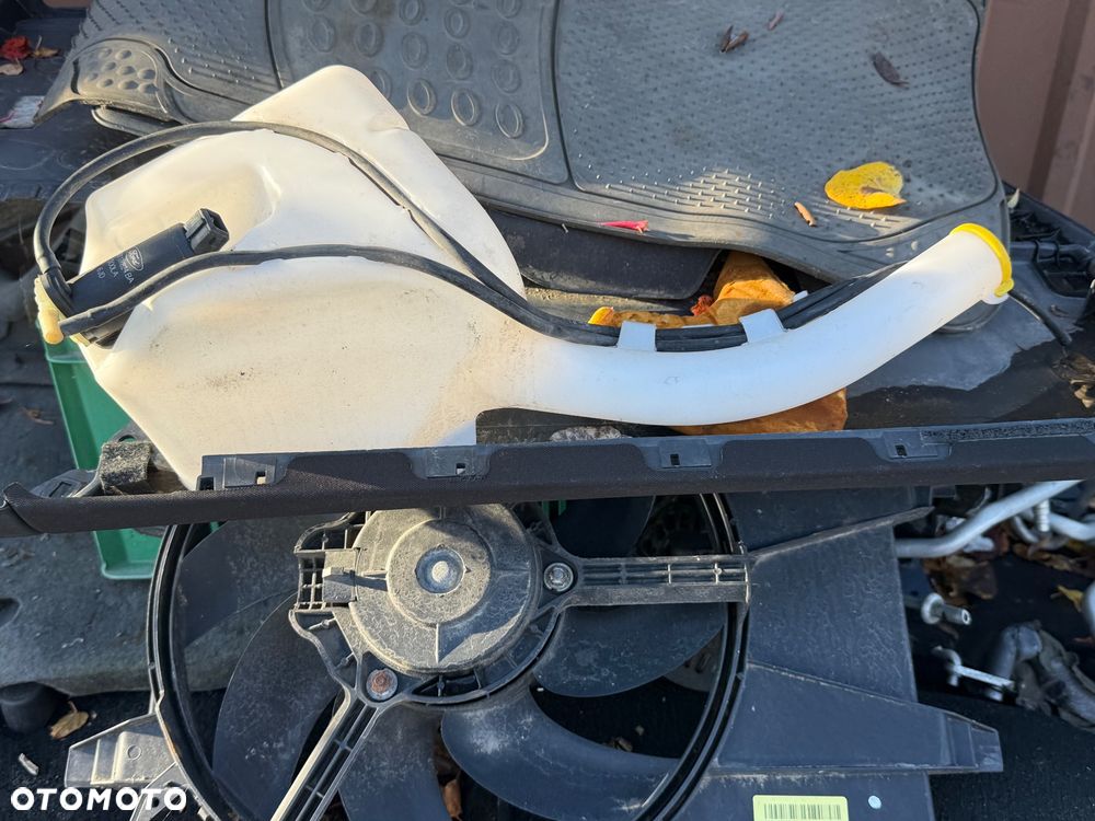 Mazda 2 DY 2003/2006r maska pokrywa silnika 27K  grill wygłuszenie maski belka chlapacze lampy wzmocnienie zderzak tył blotnik kmaska pokrywa silnika drzwi lampy tył  przed lift lub polift czy sport zaslepka Moduł przetwornica Xenon starter cewka ksenon zaslepka - 10