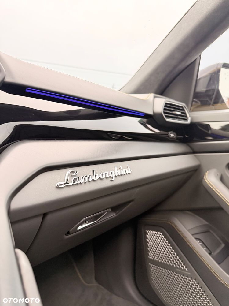 Lamborghini Urus - 24