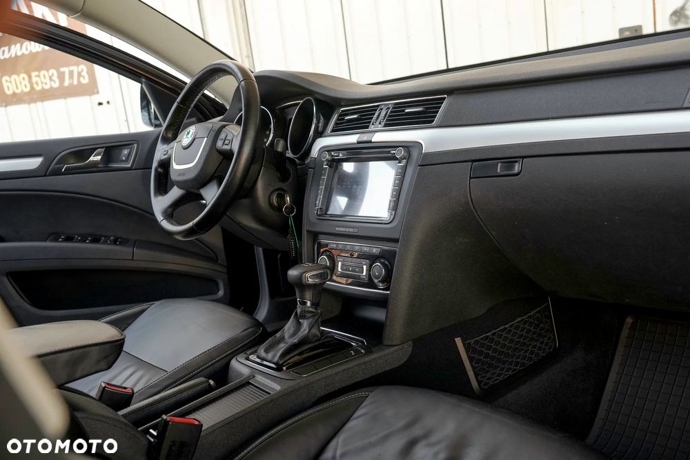 Skoda Superb 2.0 TDI DSG FAMILY - 28