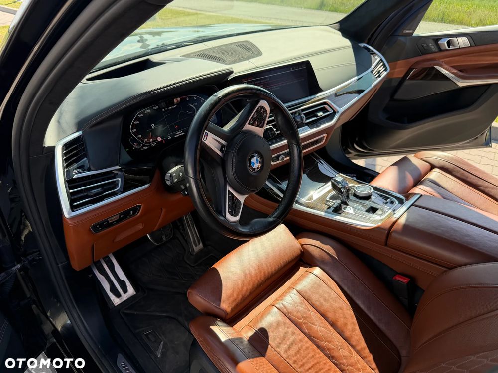 BMW X7 M50i sport - 11