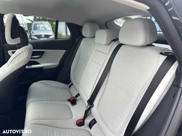Mercedes-Benz GLC Coupe 300 de 4Matic 9G-TRONIC AMG Line Advanced - 22