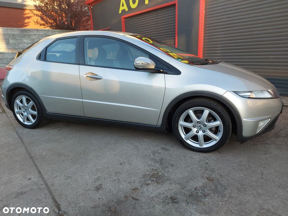 Honda Civic 1.8 Executive - 11