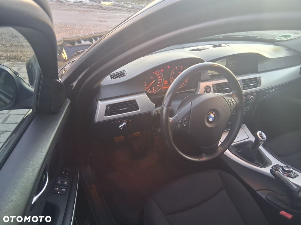 BMW Seria 3 318i Edition Lifestyle - 9