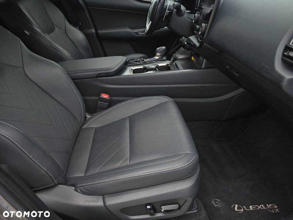 Lexus NX 350h Omotenashi AWD - 10