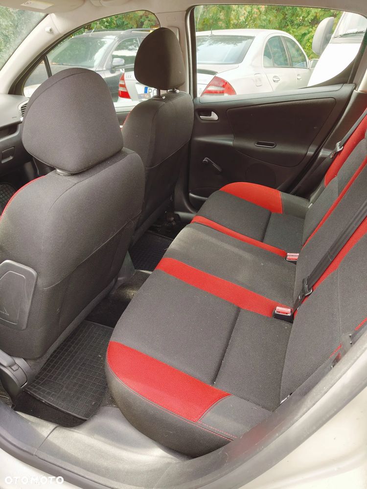 Peugeot 207 - 19
