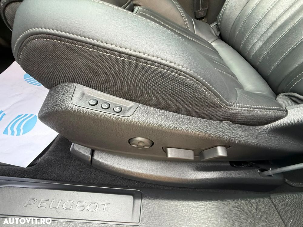 Peugeot 3008 BlueHDi 130 Stop & Start EAT8 Allure - 22